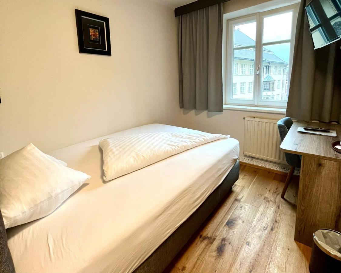 Hotel Goldener Lowe 3*